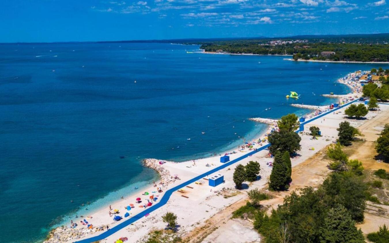 Caramel Comforts With Sea View In Stinjan Only 300 Meters From The Pula
