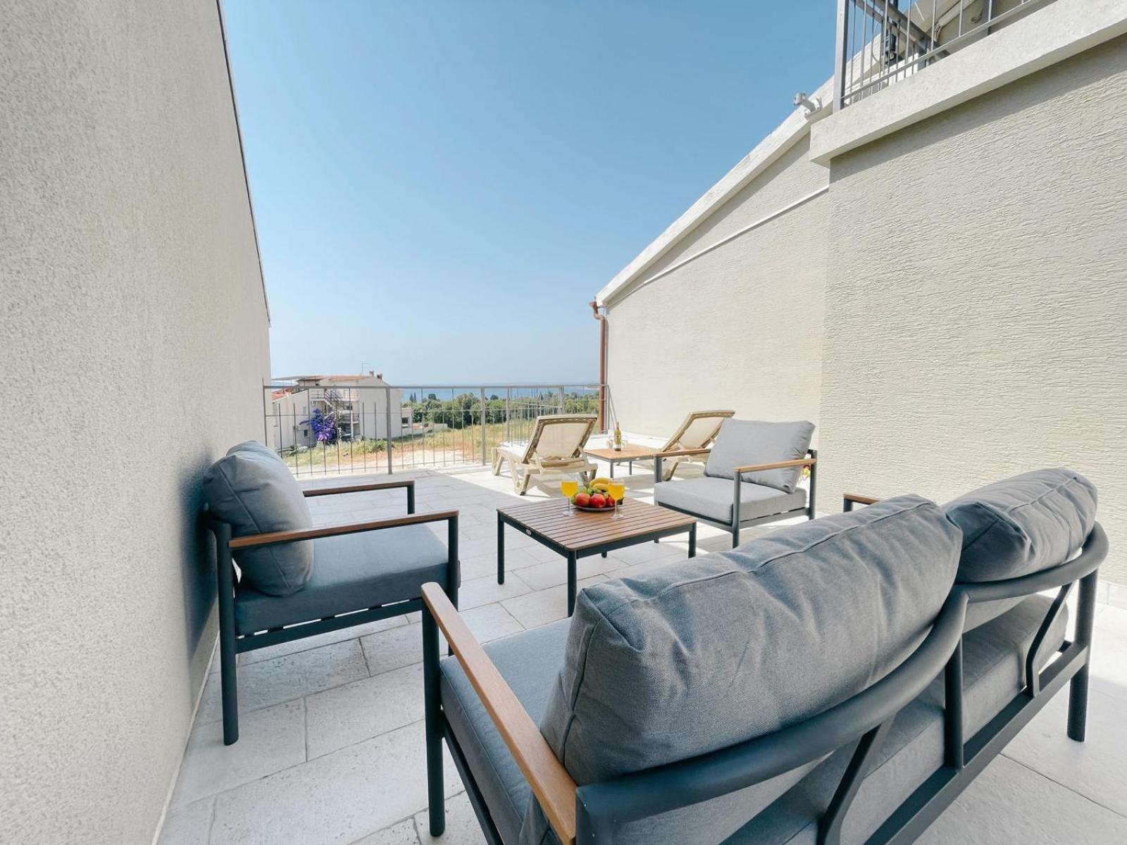 Caramel Comforts With Sea View In Stinjan Only 300 Meters From The * Pula