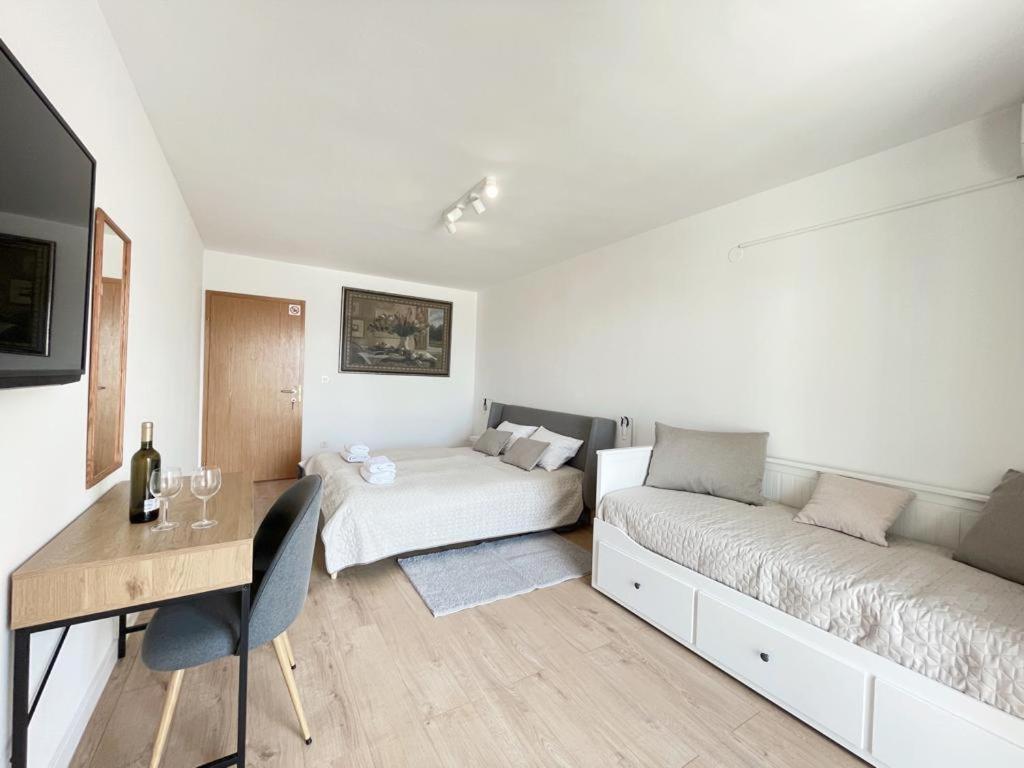 Caramel Comforts With Sea View In Stinjan Only 300 Meters From The Apartment
