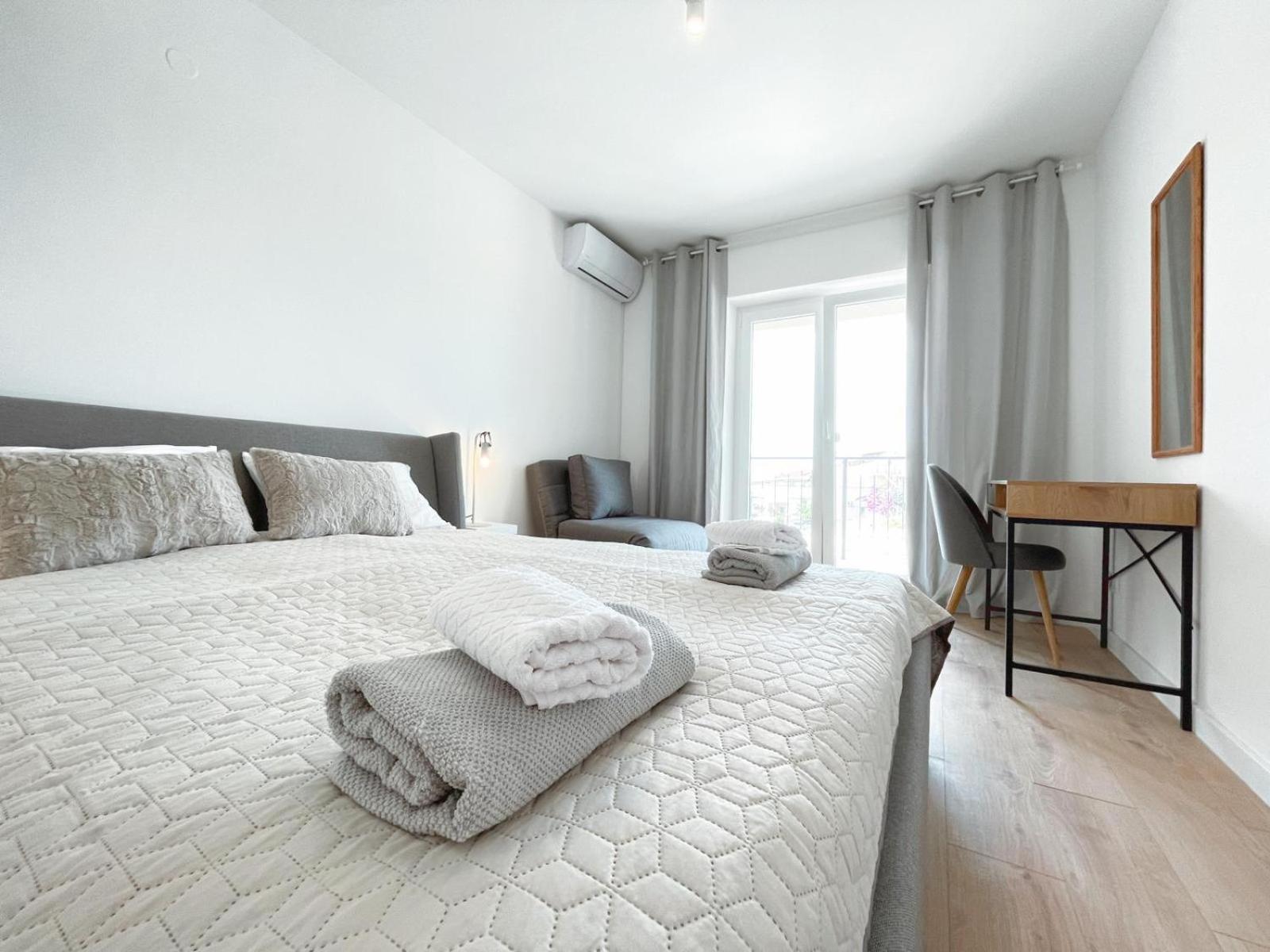 Caramel Comforts With Sea View In Stinjan Only 300 Meters From The *
