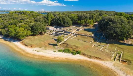Apartment Caramel Comforts With Sea View In Stinjan Only 300 Meters From The Pula