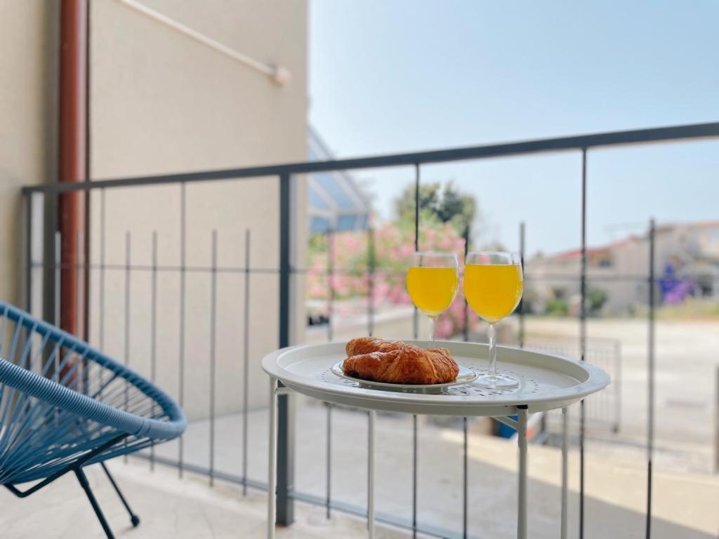 Apartment Caramel Comforts With Sea View In Stinjan Only 300 M From The Beach, Free Parking Pula