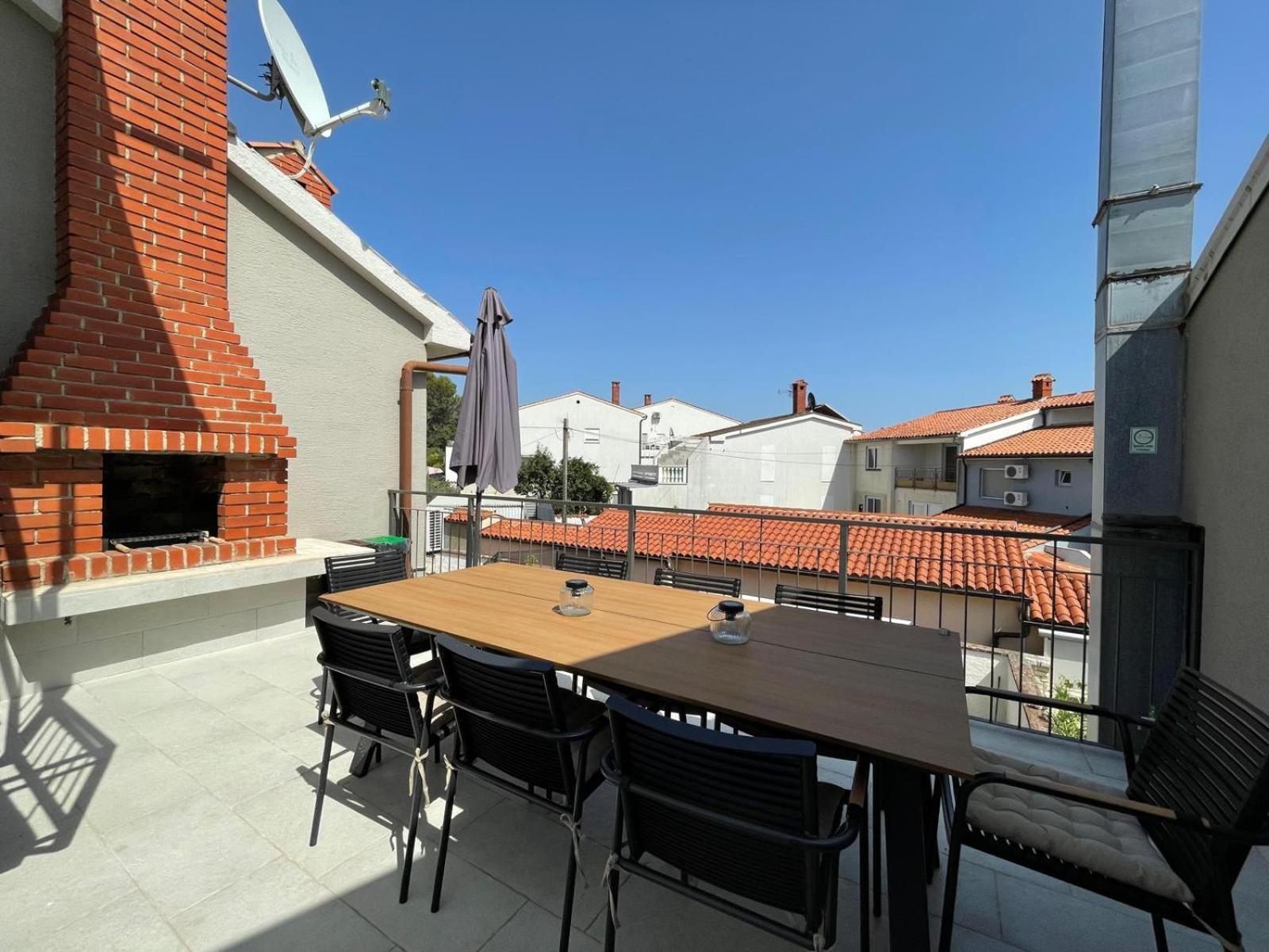 Caramel Comforts With Sea View In Stinjan Only 300 M From The Beach, Free Parking Apartment Pula